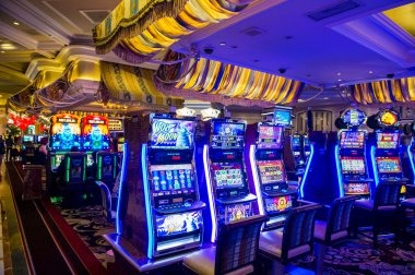 cici platform overview showing Liga 1, live-dealer, and slots
